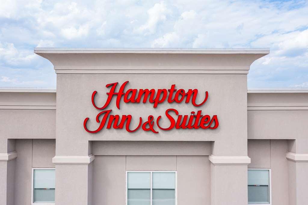 Hampton Inn & Suites Greensboro/Coliseum Area מראה חיצוני תמונה