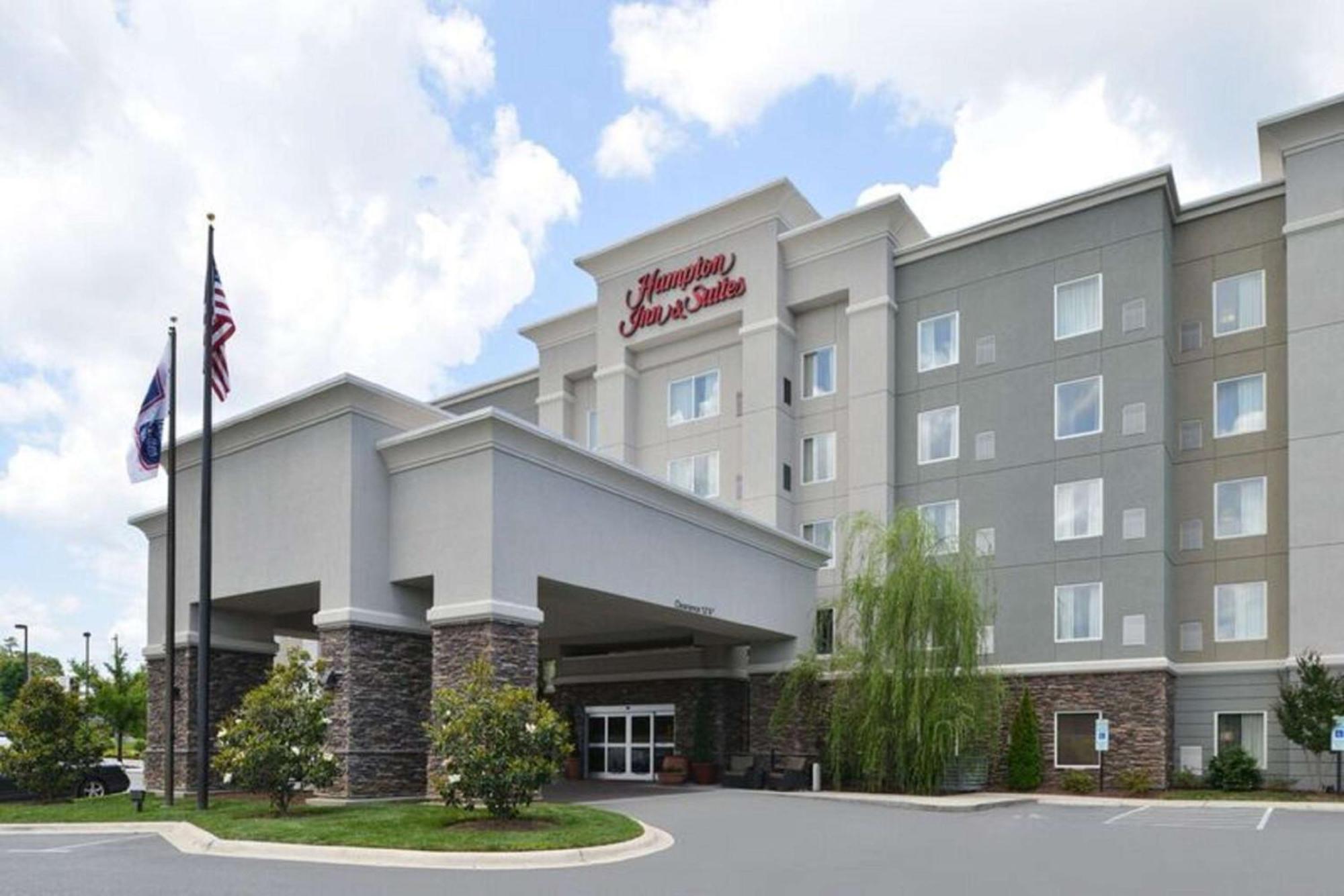 Hampton Inn & Suites Greensboro/Coliseum Area מראה חיצוני תמונה